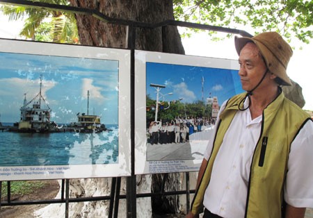 L’exposition de photos sur l’archipel de Truong Sa à Nha Trang - ảnh 1